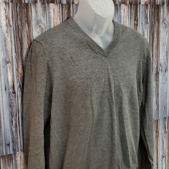 Brooks Brothers V Neck Sweater - Picture 2 of 4